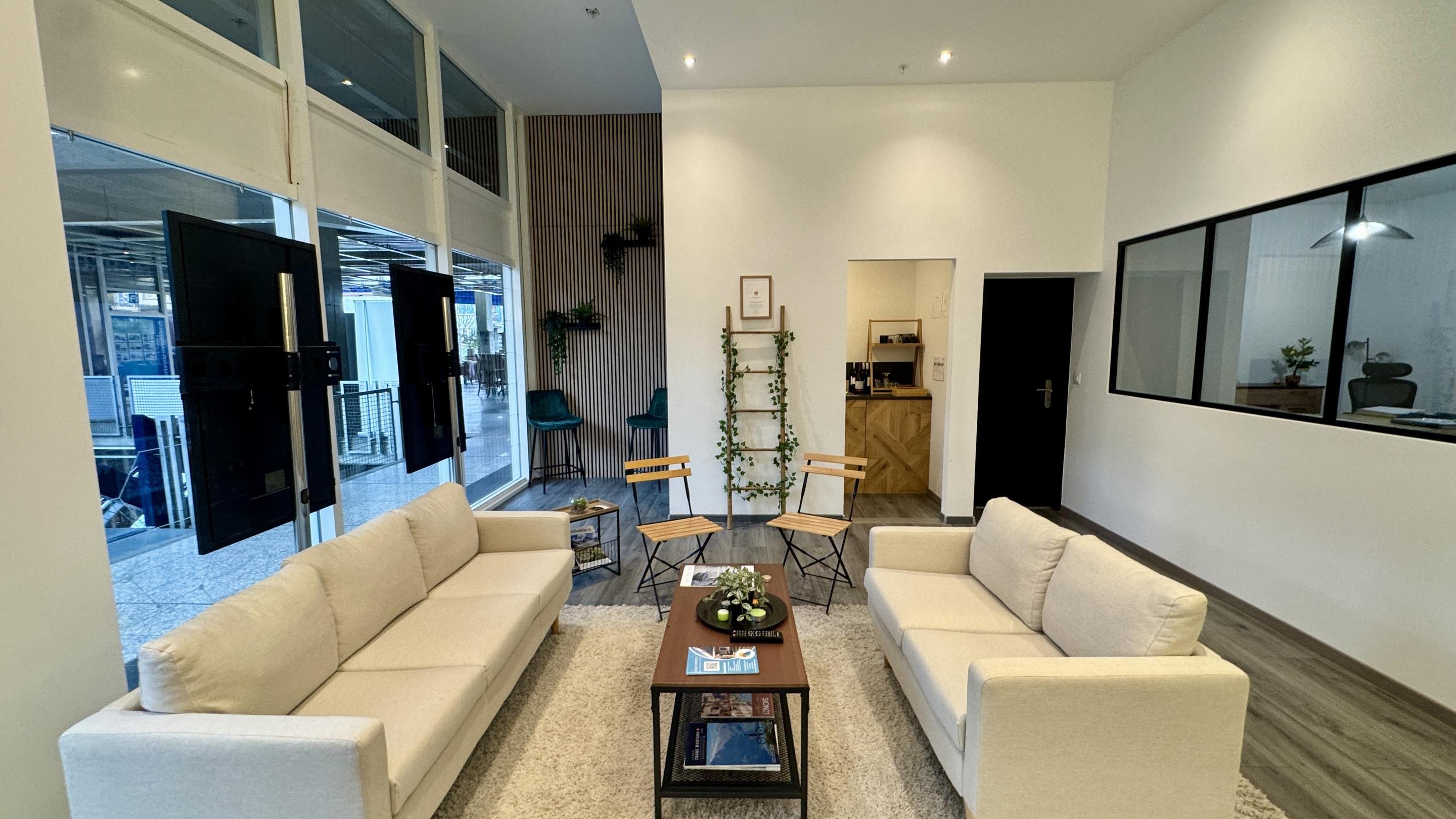 A louer 1950 Sion Commerce 