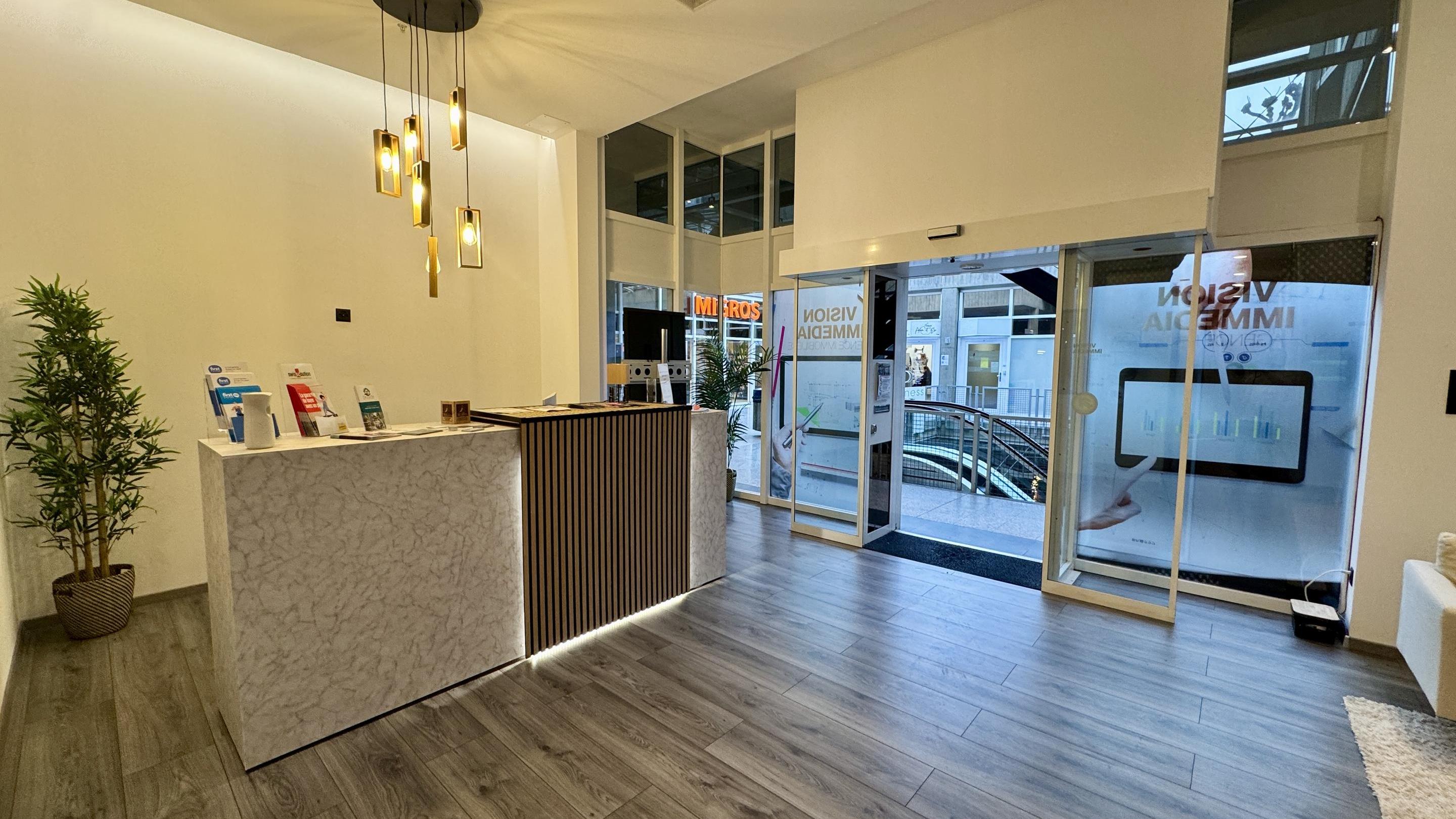 A louer 1950 Sion Commerce 