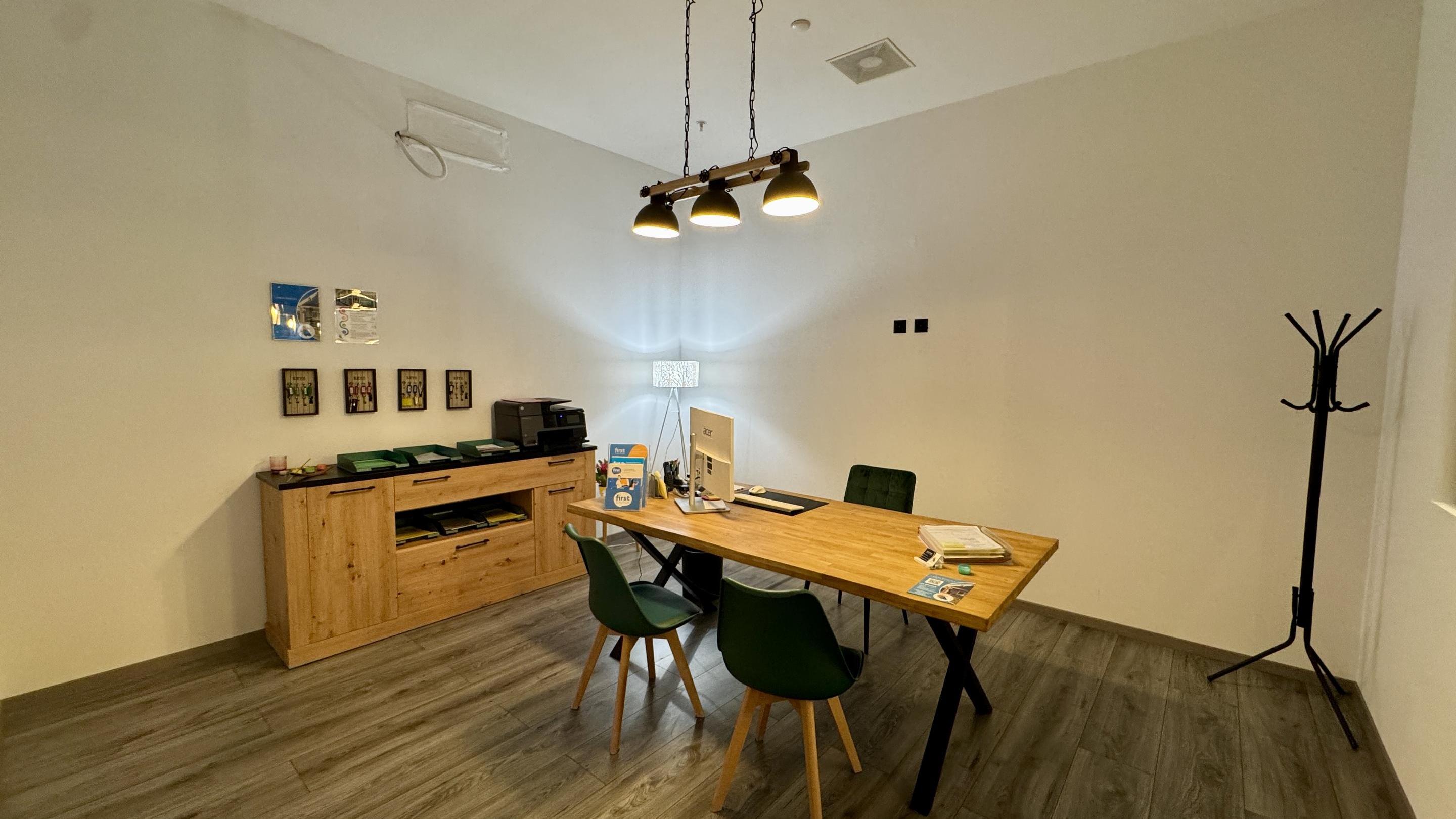 A louer 1950 Sion Commerce 