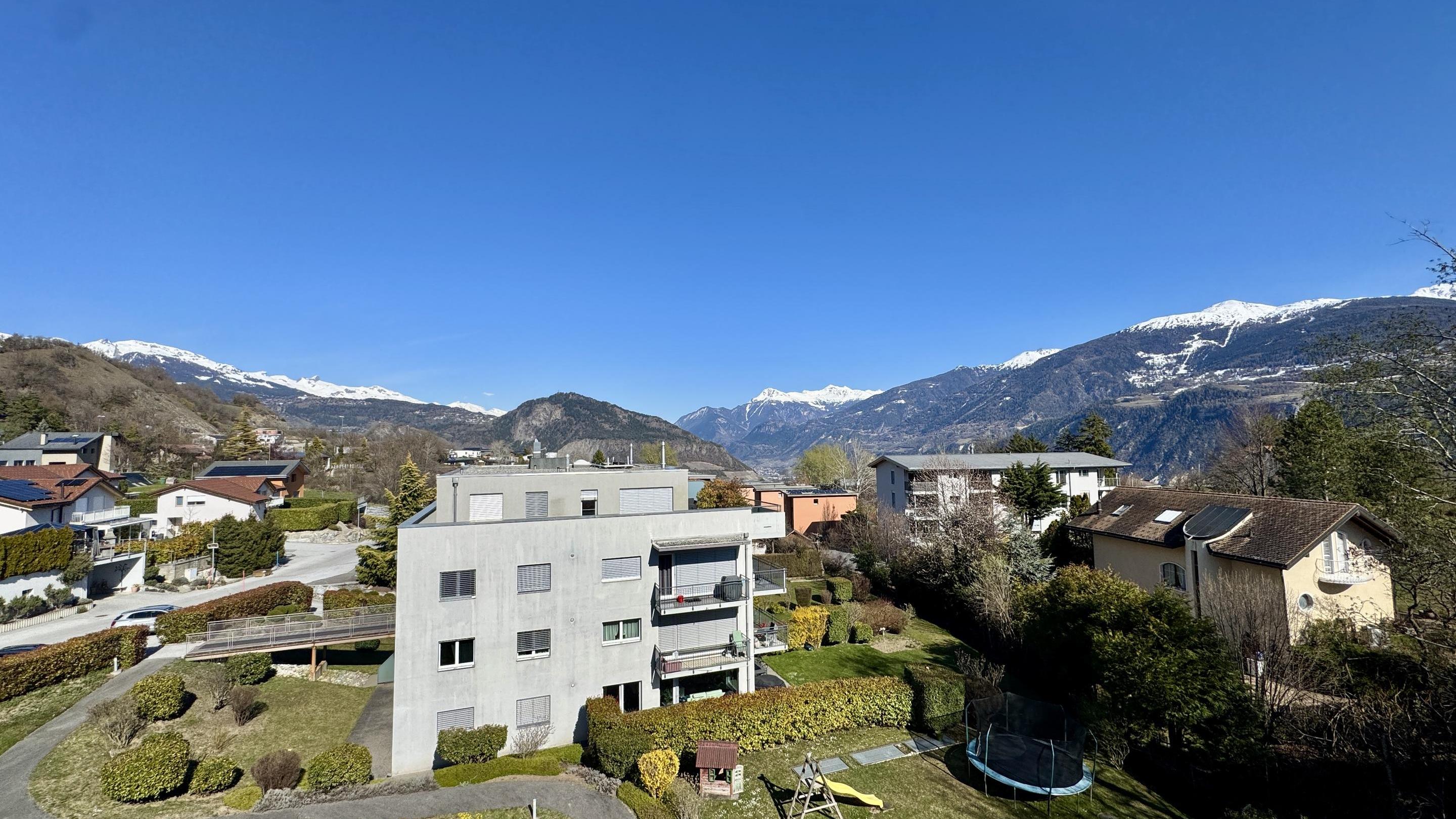 A vendre 1971 Grimisuat Attique 5.5 pi&egrave;ce(s)